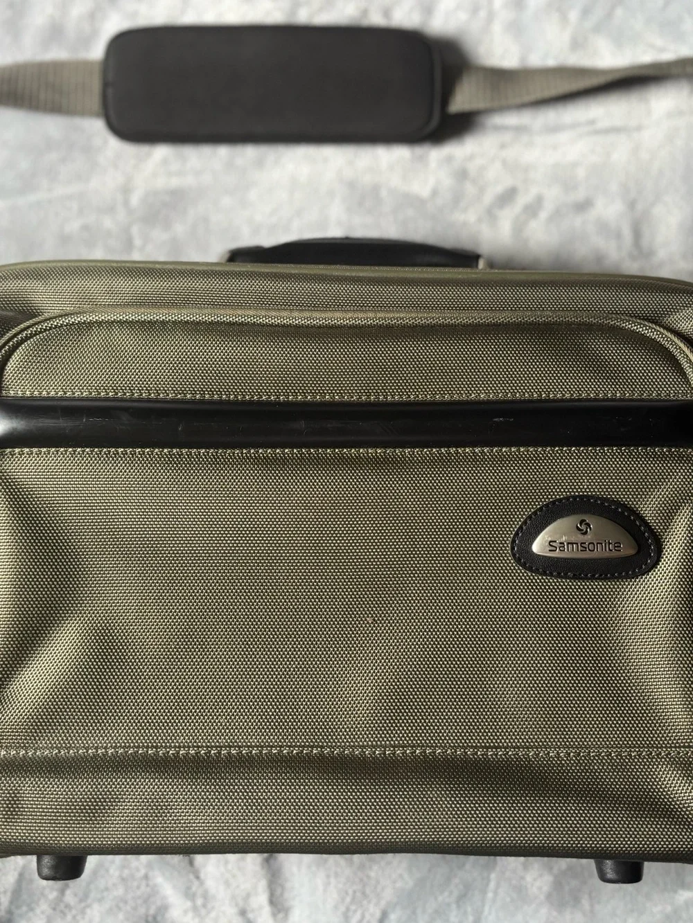 Vintage Samsonite Olive Green with Shoulder Strap Laptop/Travel Bag